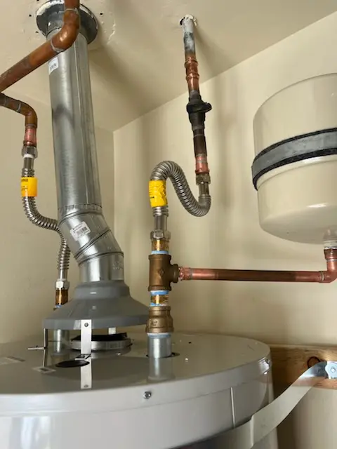 Water heater installation and plumbing repair in Oakview